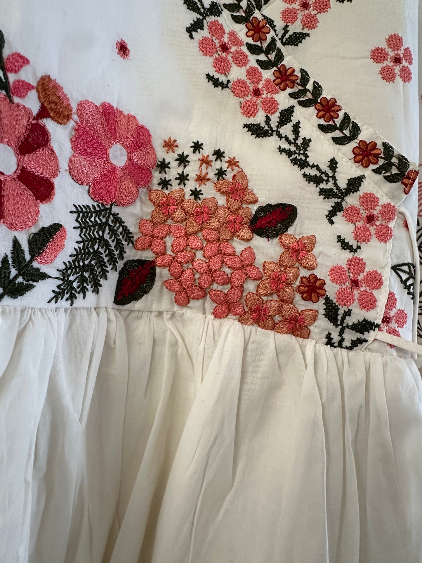 WHITE EMBROIDERED FLORAL COTTON ANARKALI SUIT
